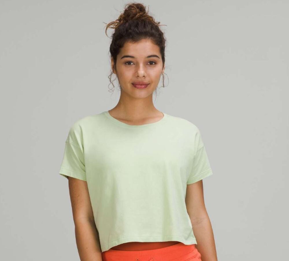 Lululemon Large Mint Green Cropped Short Sleeve Shirt Athleisure Women's size 10
